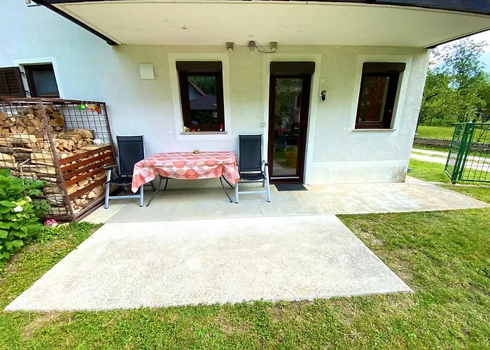 Apartma Emi דירה בובק